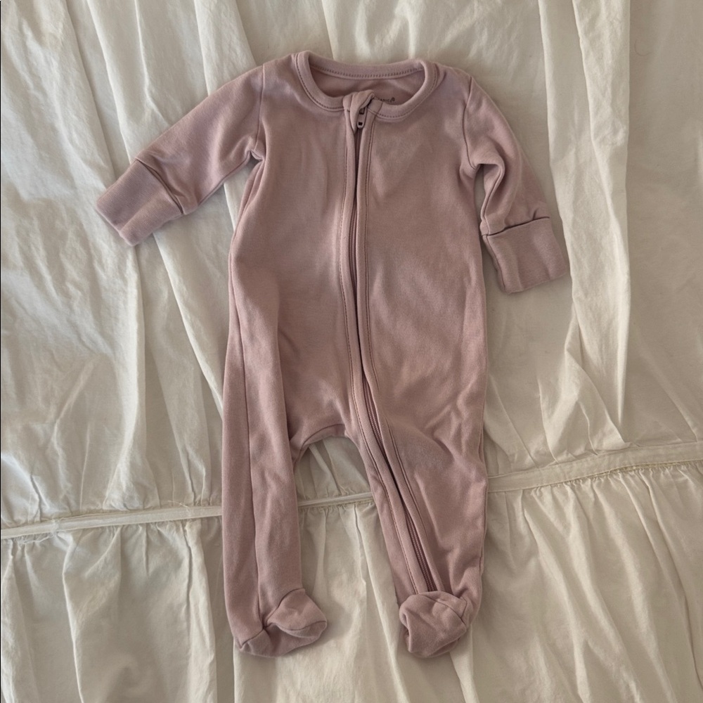 Assorted Baby Onesies Collection - Picture 5 of 10